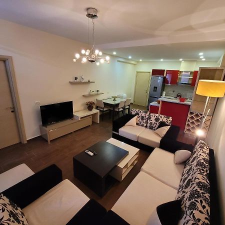 Spacious And Cozy Apartment Tirana Exterior photo